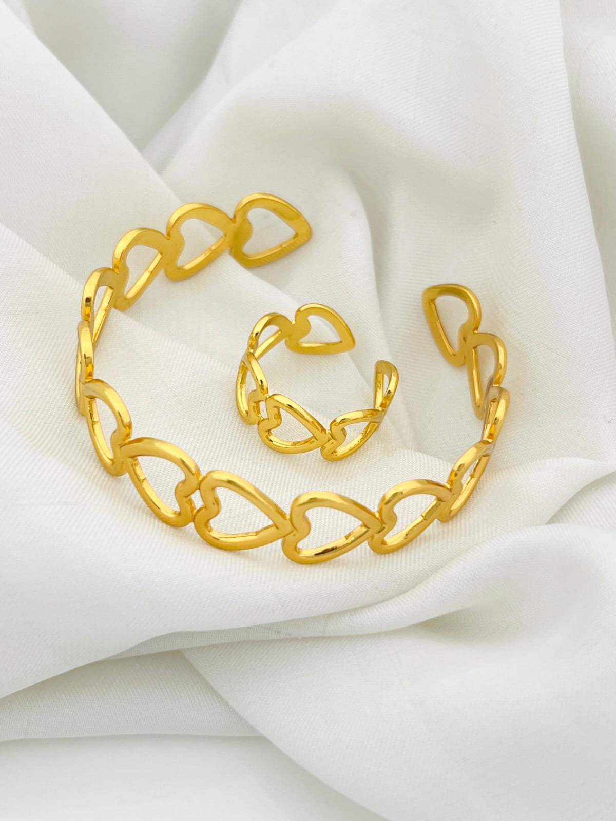 Handcuff With Ring