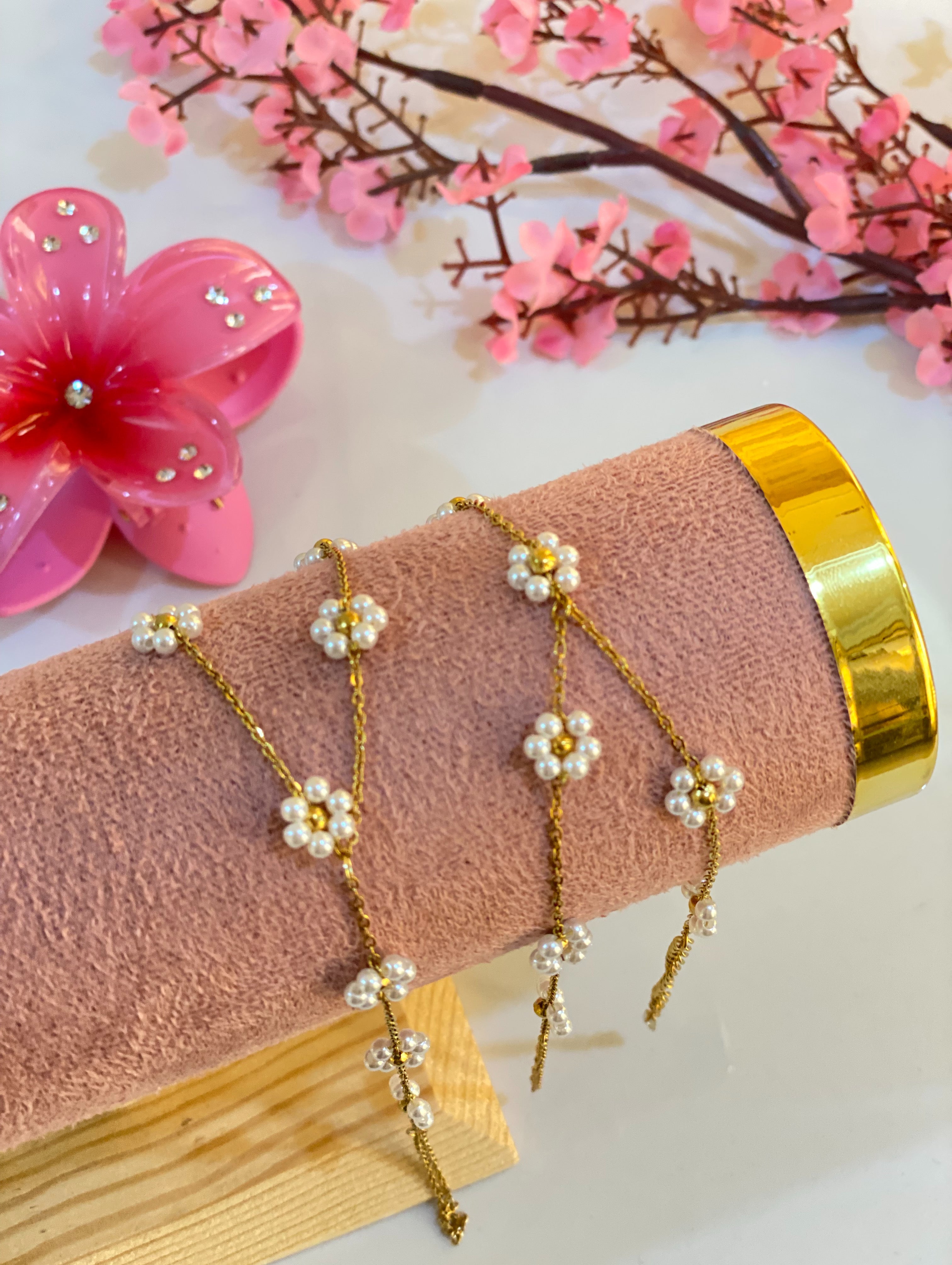White Flower Ringlet
