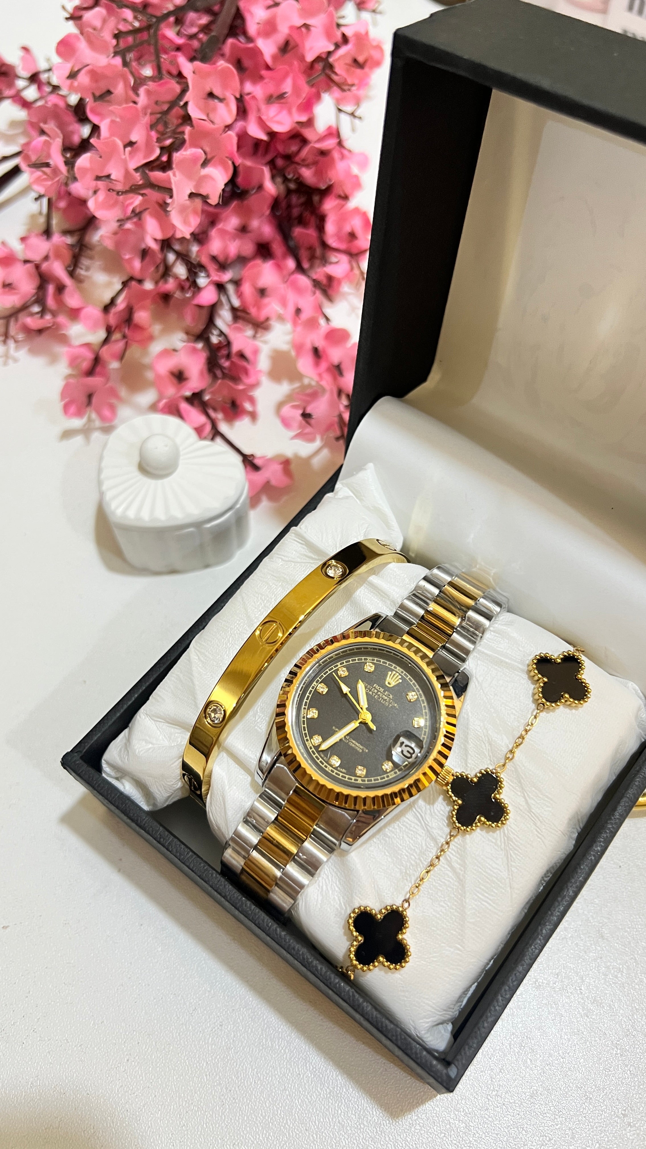 Three piece Black Royal set