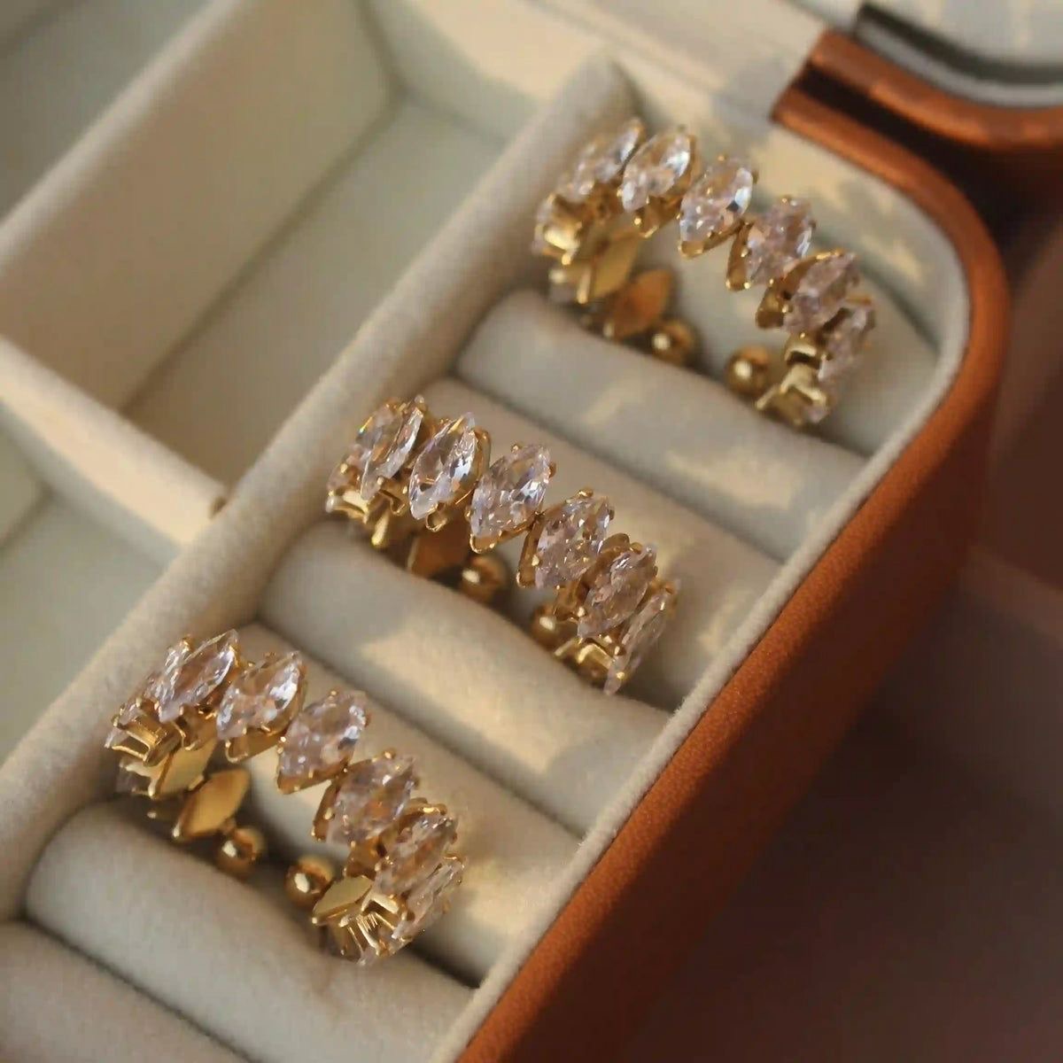 Queen Luxe Ring