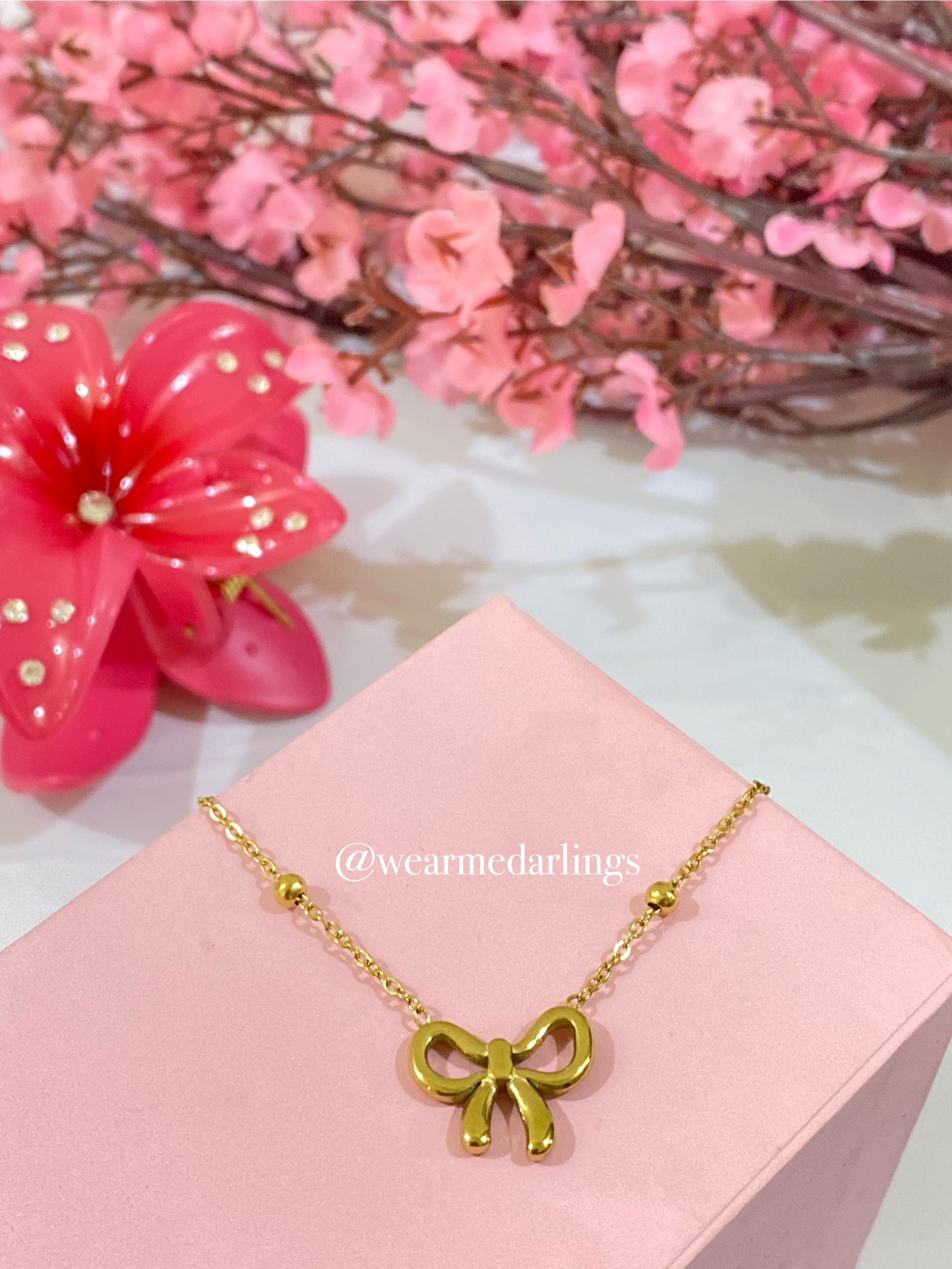 Bow Necklace
